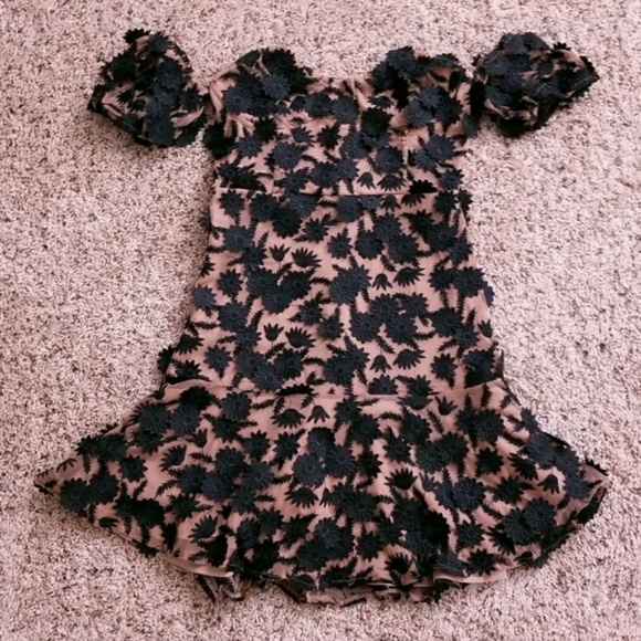 🚫SOLD🚫NWOT FL&L ONE OF A KIND AMELIA DRESS - Picture 6 of 7